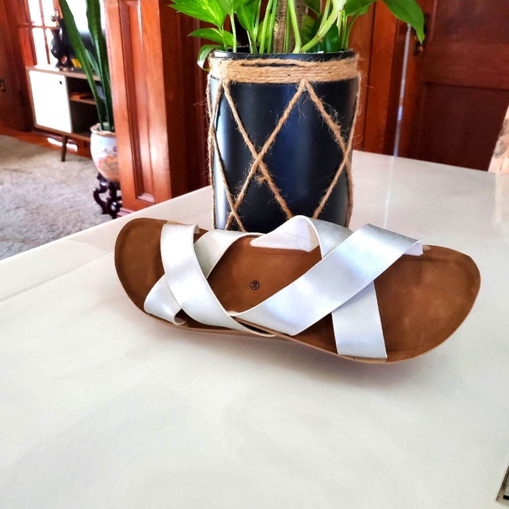 New sandals for women